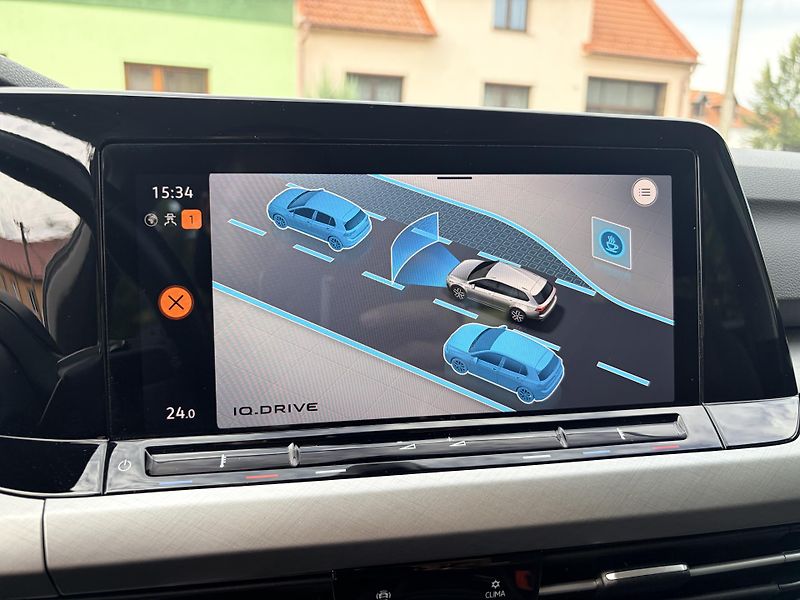 Volkswagen Golf Variant 2.0TDI DSG 110KW LED  - fotka 36 z 48