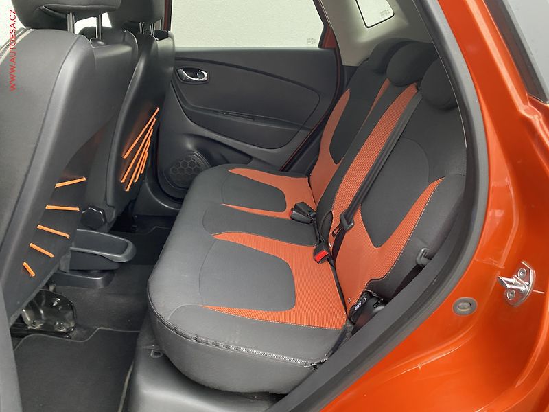 Renault Captur (2015) 1.2 TCe, Intense, AT, navi - fotka 10 z 17
