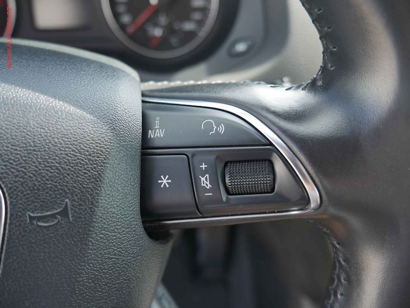 Audi Q3 (2011) 2.0 TDi quattro, AT, bixen - fotka 19 z 21