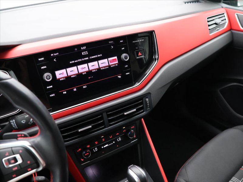 Volkswagen Polo 2,0 TSI GTI DSG Virtual Matrix - fotka 21 z 34