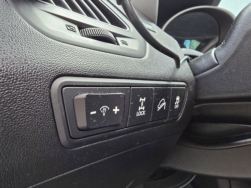 Hyundai ix35 (2012) 2.0-4x4-AUTOMAT-TEMPOMAT - fotka 16 z 18