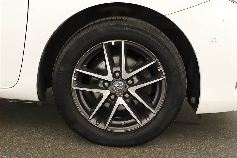 Toyota Auris (2015) 1.6 Valvematic, ČR,1.maj - fotka 17 z 17