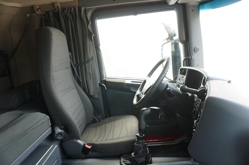 Scania (2018) G490 tractor unit / 6x4 / 70 t - fotka 19 z 22