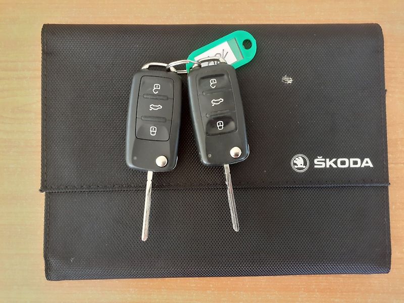 Škoda Citigo (2017) 1.0 MPI STYLE ČR - fotka 22 z 26
