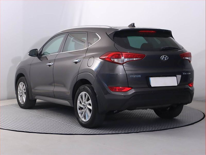 Hyundai Tucson (2016) Style 1.7 CRDi, Serv.kniha - fotka 4 z 19