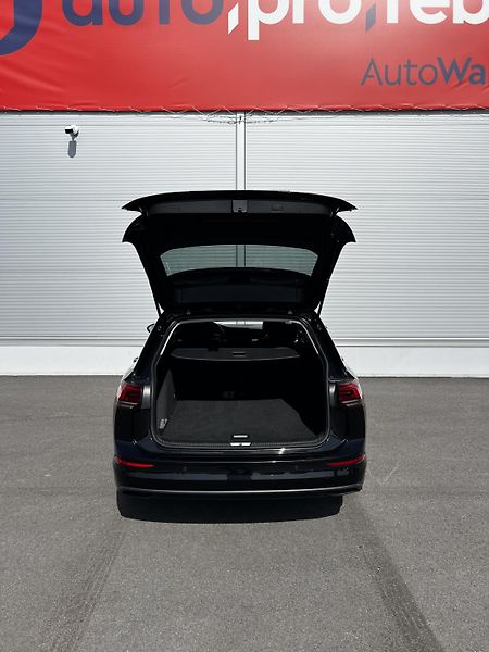 Volkswagen Golf 1.5TSI 110kW DSG LED ACC - fotka 23 z 23