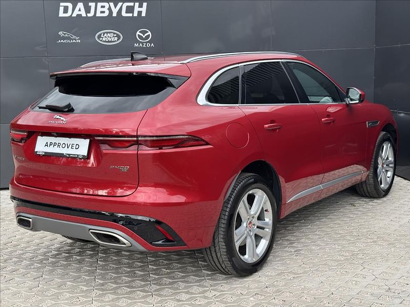 Jaguar F-Pace 3,0 P400 R-Dynamic SE AWD AT - fotka 7 z 31