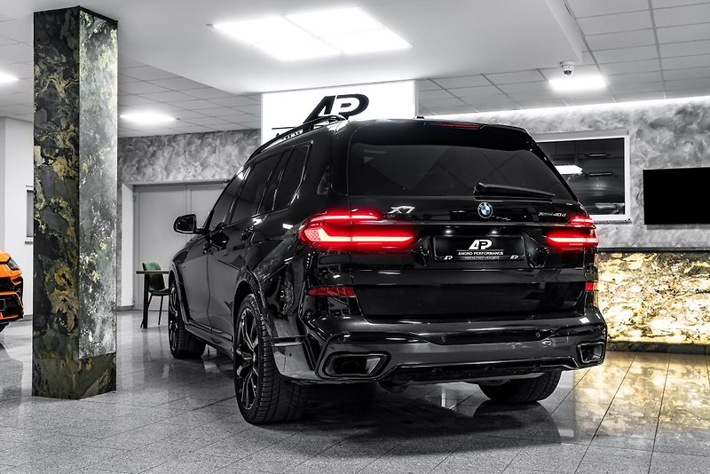 BMW X7 40D PANORAMA/M PAKET/HUD - fotka 4 z 23