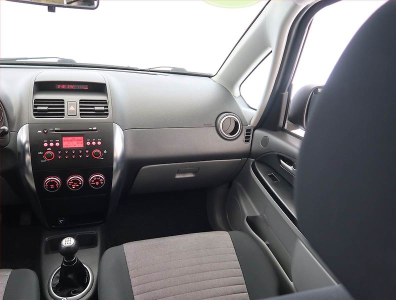 Suzuki SX4 (2008) 1.6 VVT, LPG, 4X4 - fotka 8 z 17