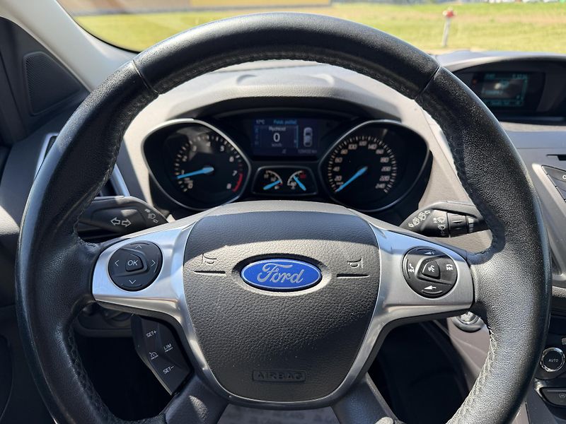 Ford Kuga 1.6 EB TITANIUM ROZVODY TAŽNÉ - fotka 16 z 39