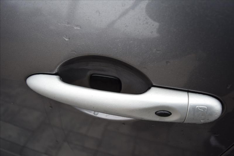 Renault Scénic 1,9 DCI 96KW TAŽNÉ NAVI KAMERA - fotka 33 z 57