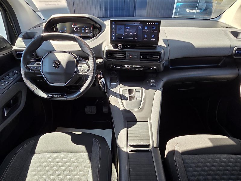 Peugeot Rifter (2024) 1.5BHDi 130 LONG GT EAT8 - fotka 14 z 32
