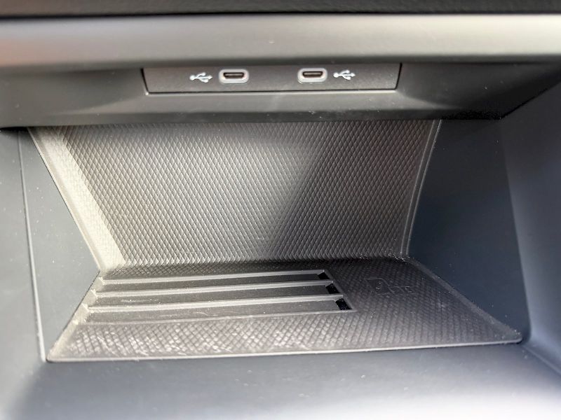 Volkswagen Golf (2024) 1.5 TSI 110kW Life - fotka 28 z 35