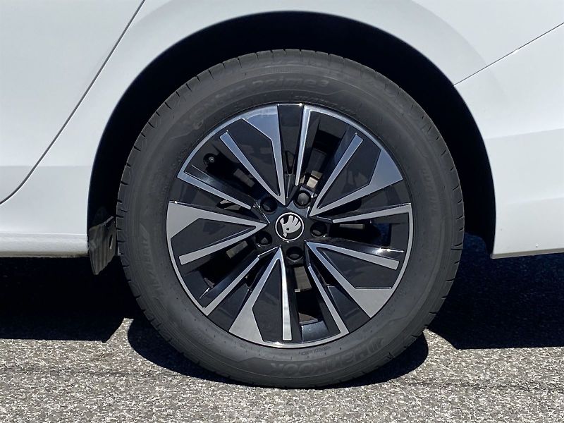 Škoda Superb (2025) 2.0 TDI DSG Selection - fotka 31 z 35