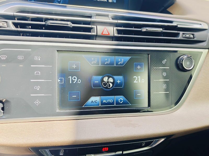 Citroën C4 Picasso (2014) 1,6 e-HDI 85 kW Intensive - fotka 31 z 48
