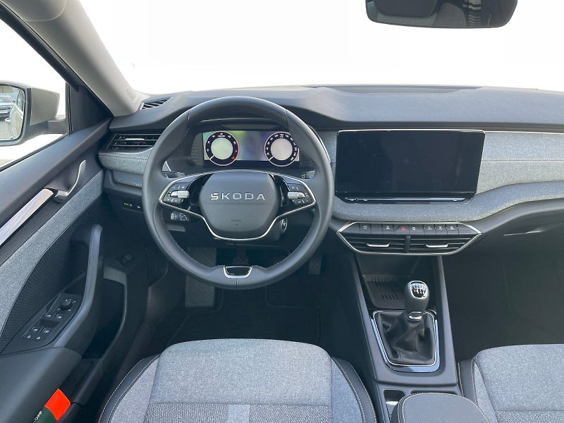 Škoda Octavia (2025) Combi 1,5 TSI / 110 kW Top Sel - fotka 6 z 30