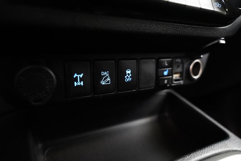 Toyota Hilux - fotka 26 z 30