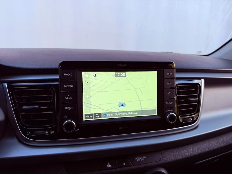 Kia Rio 1.4 Exclusive, Serviska - fotka 18 z 27