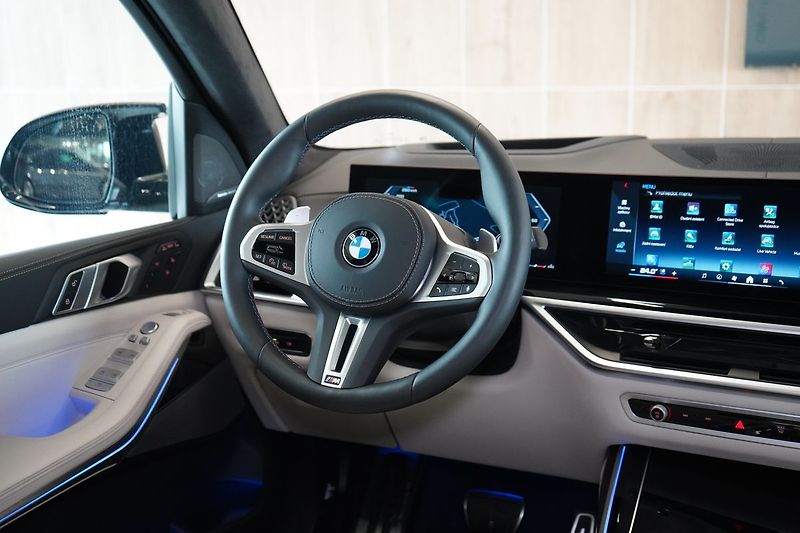 BMW X7 M60i xDrive, Masáž, Skylounge - fotka 49 z 50