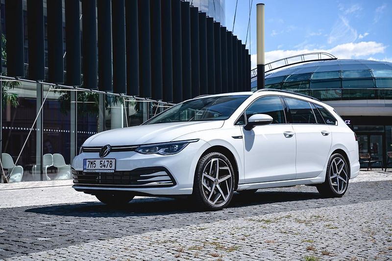 Volkswagen Golf Variant (2022) Style 1,5 eTSI 7DSG mHEV - fotka 5 z 40