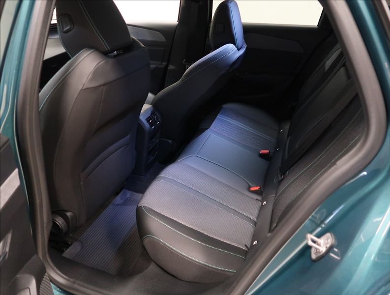 Peugeot 308 1,2 PT AT ALLURE NAVI KAMERA - fotka 8 z 29