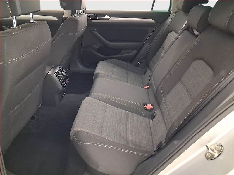 Volkswagen Passat (2021) 2.0 TDI, 4X4, Automat - fotka 10 z 18