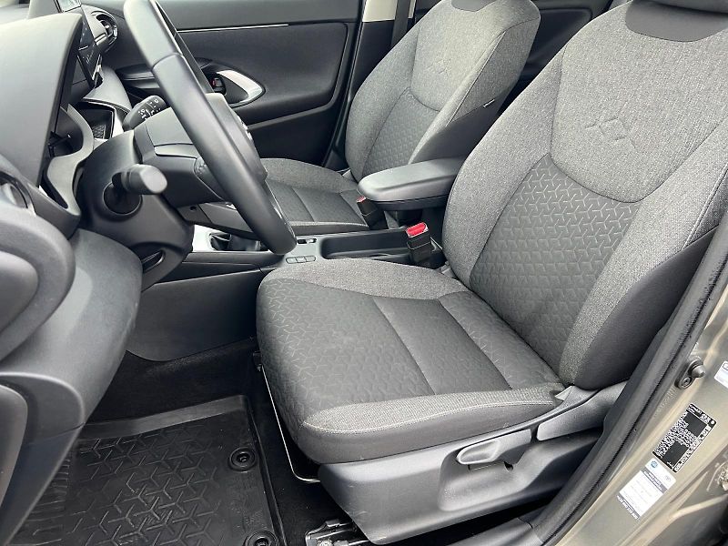 Toyota Yaris Cross (2023) COMFORT TECH 1.5 92kW CZ DPH - fotka 8 z 21