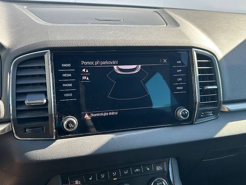 Škoda Karoq Ambition DSG 1,5TSI - fotka 16 z 22