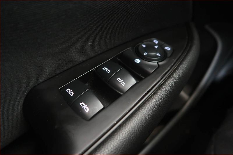 Opel Insignia (2019) 1.5 Turbo, Automat, Serv.kniha - fotka 16 z 16