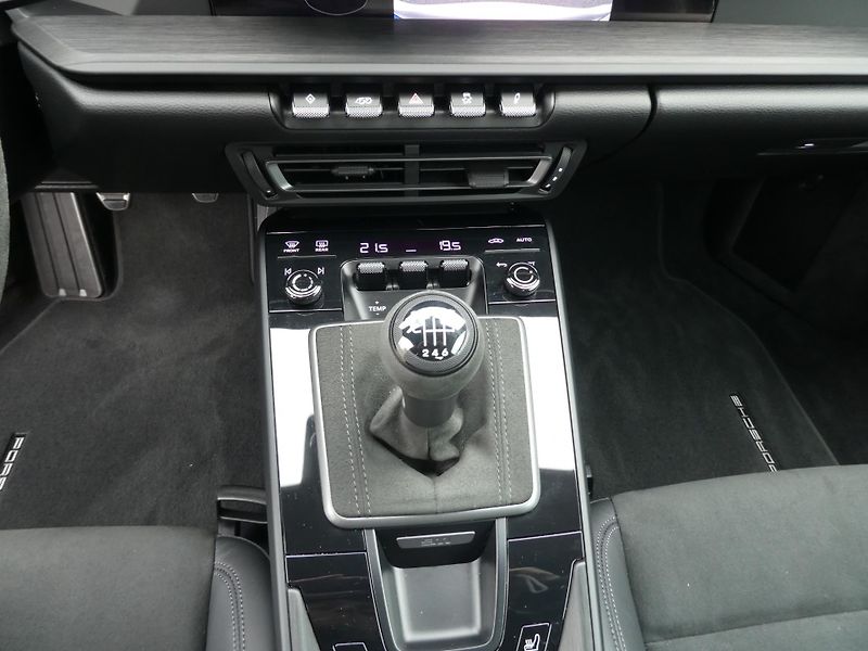 Porsche 911 CARRERA GTS  - fotka 20 z 28