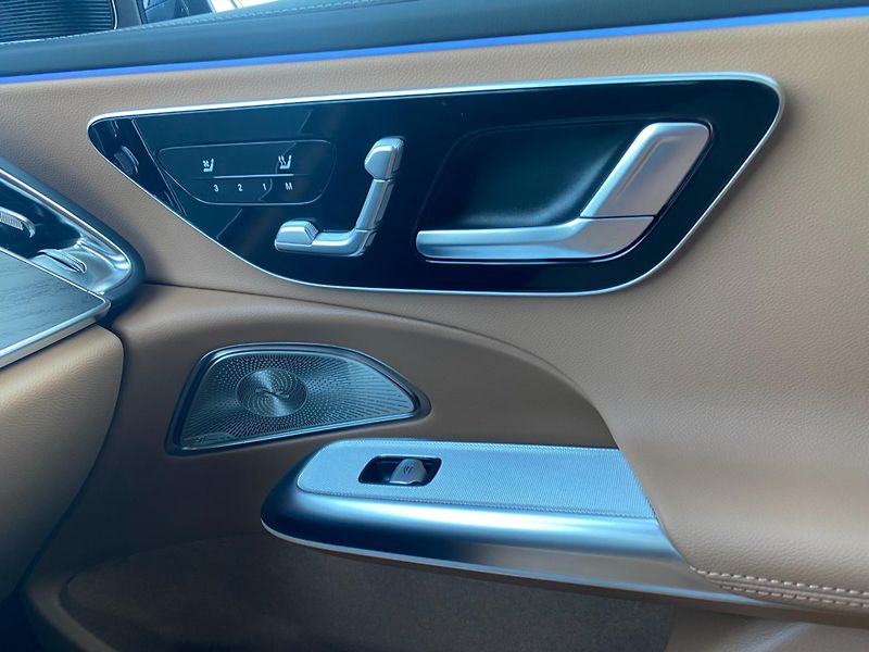 Mercedes-Benz Třídy E (2025) E 220 D 4MATIC - fotka 22 z 26
