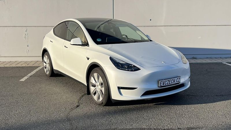 Tesla Model Y Long Range AWD 94% SOH Záruka - fotka 4 z 22