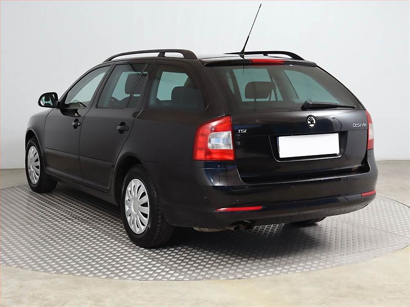 Škoda Octavia (2009) Elegance 1.4 TSI, po STK - fotka 4 z 12