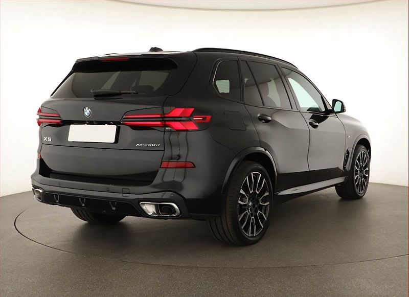 BMW X5 (2024) xDrive30d, M Paket, ventilace - fotka 5 z 28