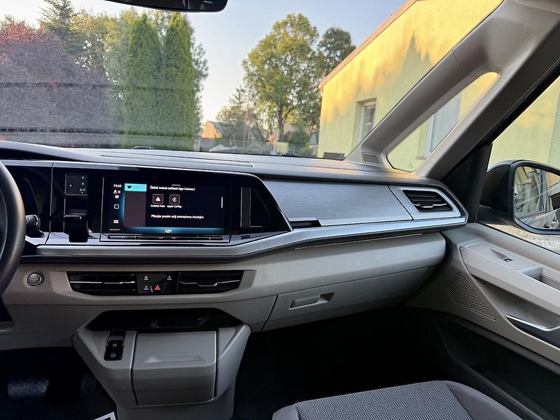 Volkswagen Multivan (2024) 2,0TSi 150kW LIFE DSG Koup.ČR - fotka 7 z 21