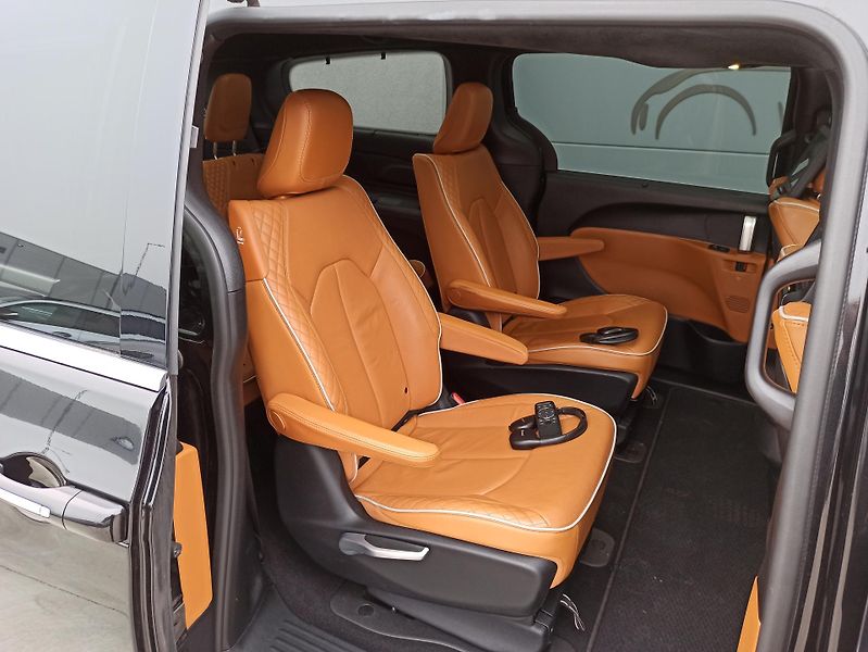 Chrysler Pacifica 3.6 194kW PHEV PINNACLE  - fotka 16 z 31