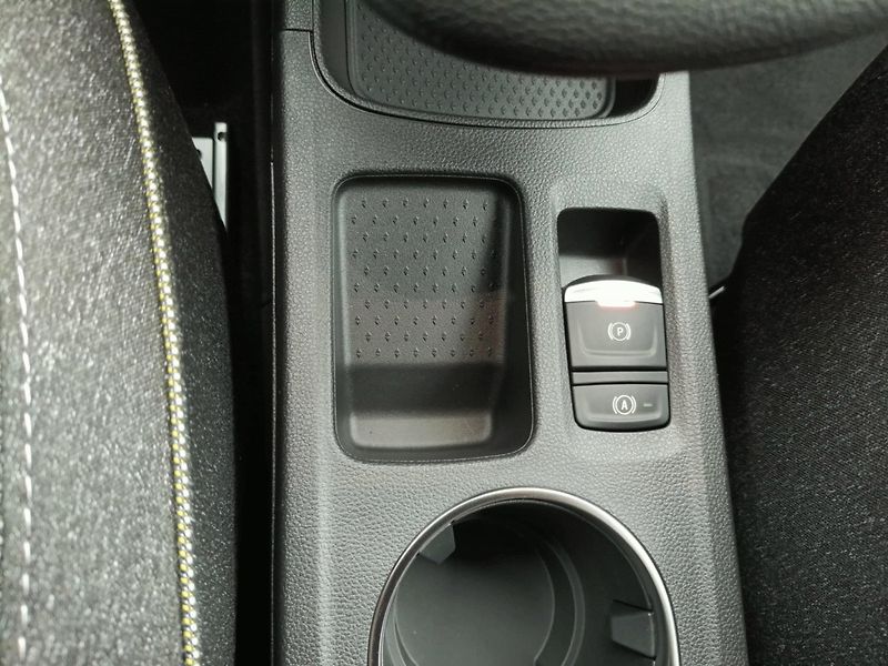 Renault Captur (2026) techno mild hybrid 140 EDC - fotka 24 z 24