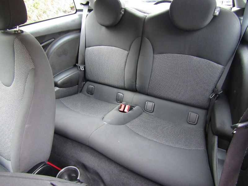 Mini One (2009) 1.4 16v 55kW  NOVÁ SPOJKA - fotka 18 z 33