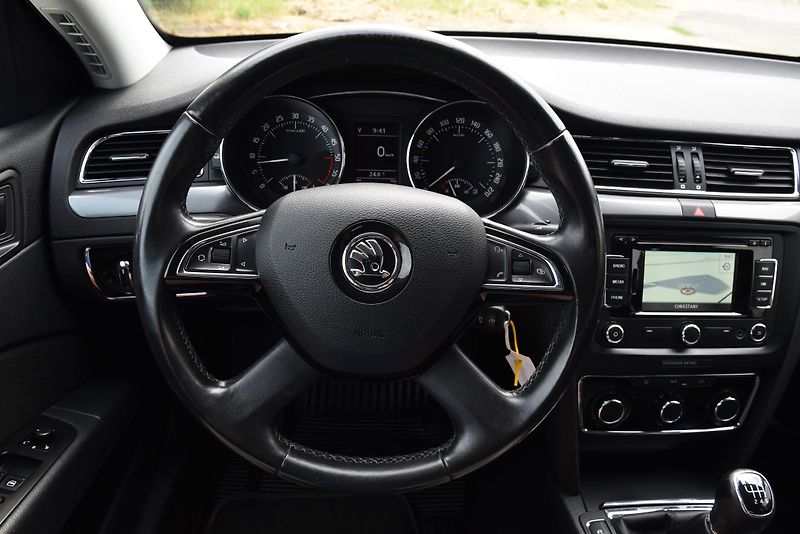 Škoda Superb 1.6 TDi 6st,KLIMA,NAVI,PDC,ALU - fotka 11 z 39