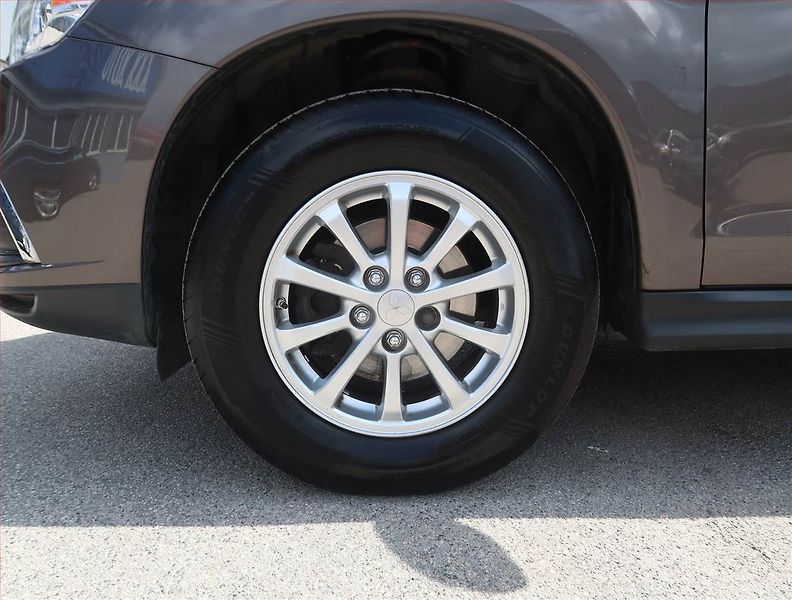 Mitsubishi ASX (2018) 1.6 MIVEC, Serv.kniha, Navi - fotka 14 z 17