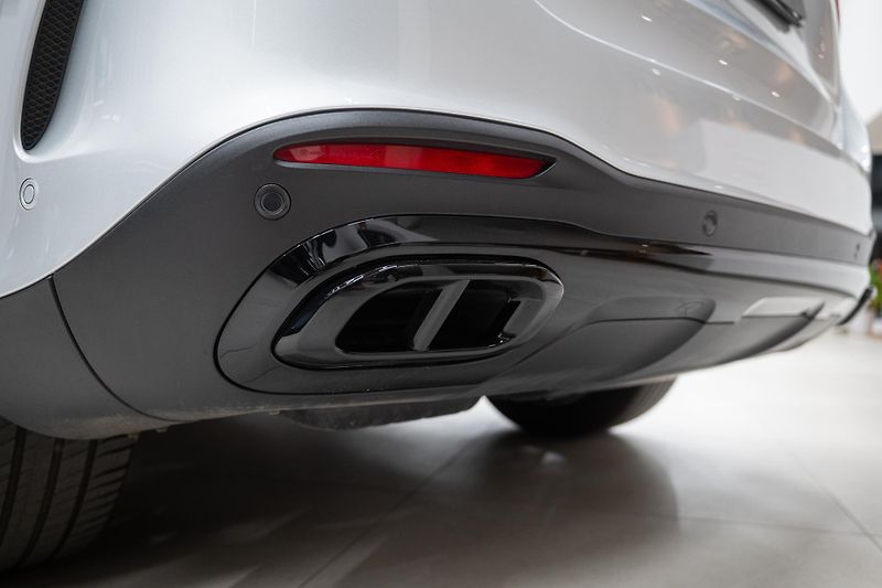 Mercedes-Benz GLE (2020) 350D 4x4 AMG PREMIUM AIRMATIC - fotka 17 z 48