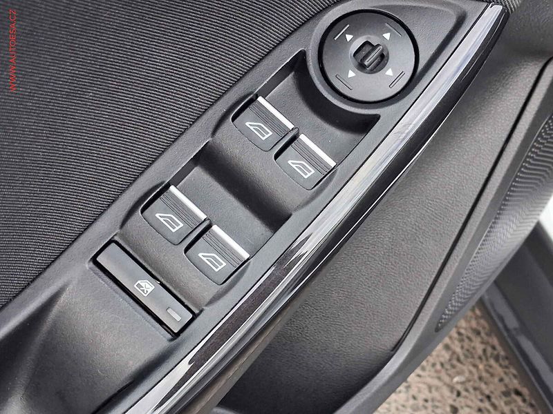 Ford Focus (2017) 1.5.EB, 1.maj,ČR, Titanium - fotka 11 z 18