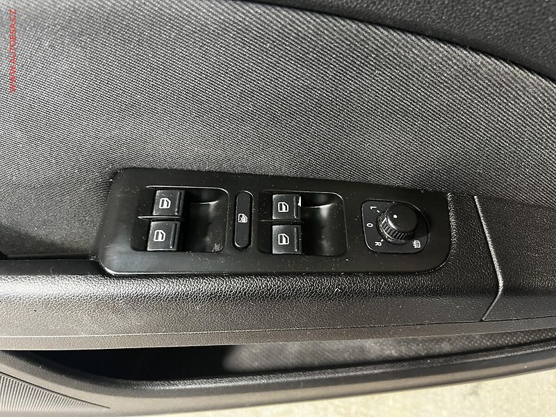 Škoda Superb (2010) 2.0 TDi, STK3/28 - fotka 12 z 16