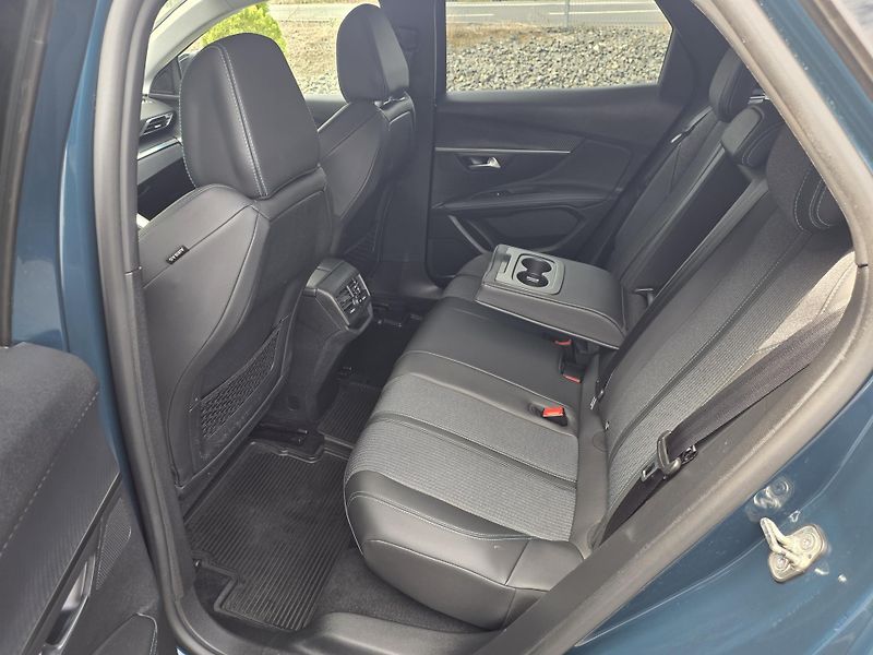 Peugeot 3008 (2022) 1.5BHDi 96kW ALLURE 1.MAJITEL  - fotka 8 z 20