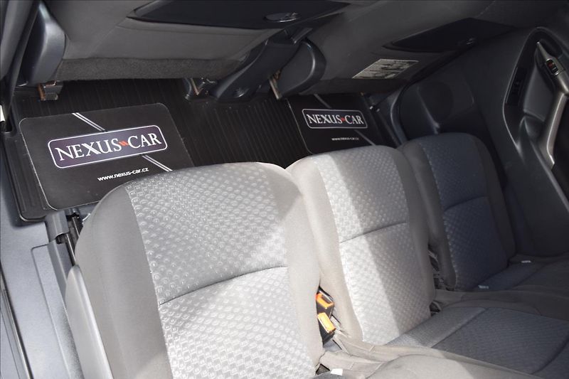 Toyota Verso 1,6 i 97KW NÍZKÉ KM 2XKOLA - fotka 19 z 48