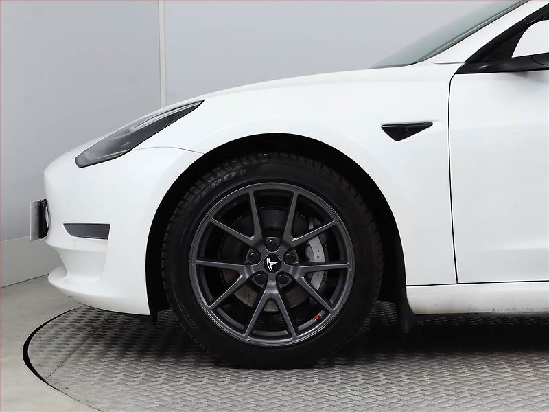 Tesla Model 3 (2020) Long Range 4WD 74kWh, SoH 90% - fotka 12 z 22