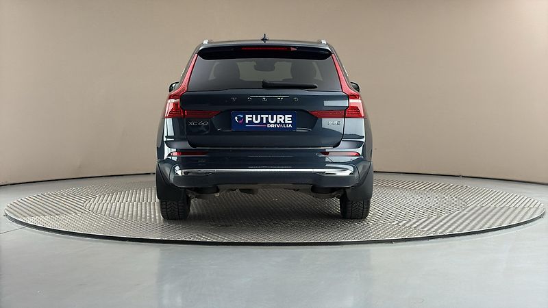 Volvo XC60 2.0 B5 AUT AWD Inscription - fotka 5 z 31
