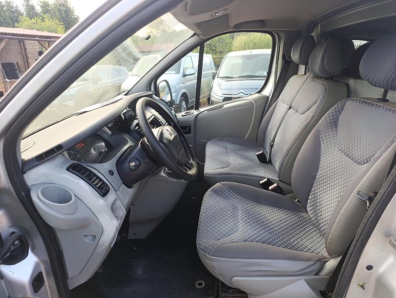 Renault Trafic (2007) 2.0 DCi long,klima,zahrádka,TZ - fotka 8 z 17