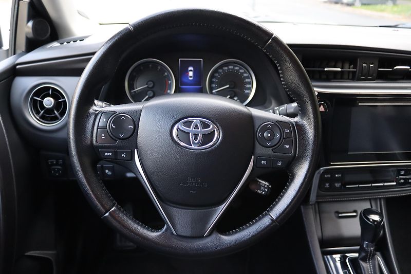 Toyota Corolla (2018) Toyota Corolla Sedan 1.6 - fotka 30 z 60