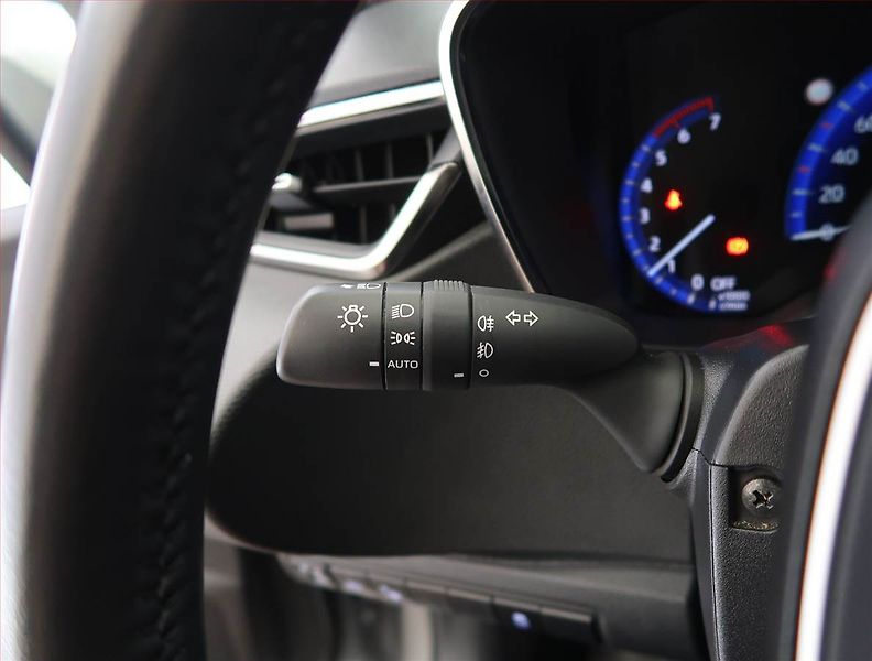 Toyota Corolla (2022) 1.8 Hybrid, full bybrid - fotka 24 z 25